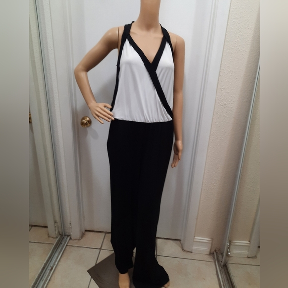 Kenneth Cole New York Pants - NWT Women's Kenneth Cole Tristan Jumpsuit